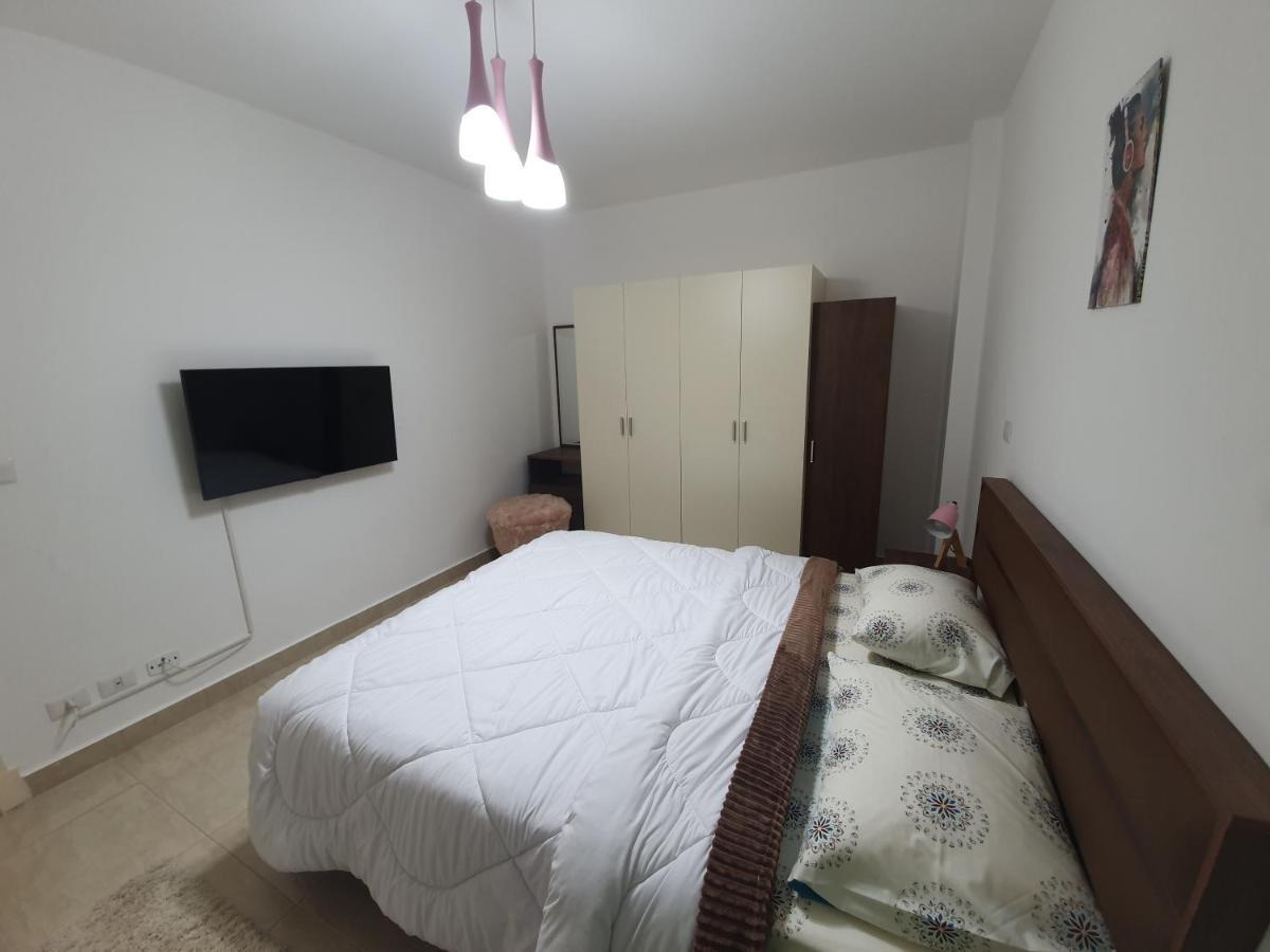 Madinaty Well-Furnished 3- Bedroom Apartment - شقة فندقيه للايجار مدينتي Madinat ash Shuruq Eksteriør bilde
